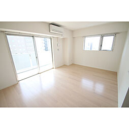 フロンティア・コンフォート研究学園 3階1LDKのリビング/ダイニング