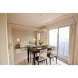 カーサベルデD棟 202 2階2LDKのリビング/ダイニング