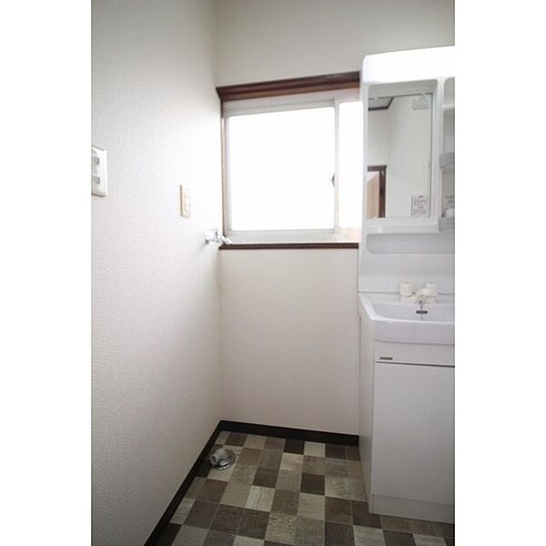 detached 茨城県稲敷郡美浦村土屋
土屋の賃貸情報を見る
物件地図