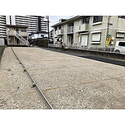 メープルハウス前駐車場