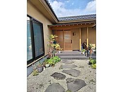 由利本荘市東梵天 4LDKの間取り