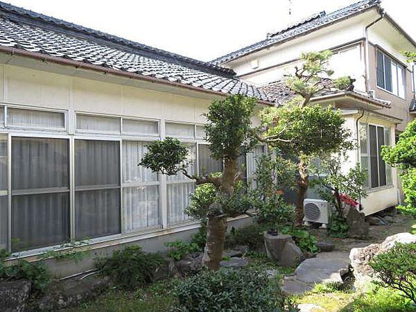 detached 秋田県にかほ市象潟町3丁目塩越13
地図を見る
