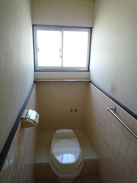 汲み取り式となっています。