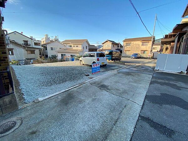 東側前面道路幅員　約2.2ｍ
