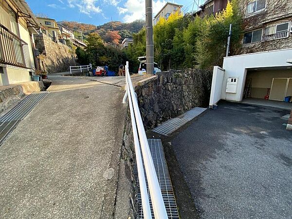 呉信用金庫宮原支店の隣です。