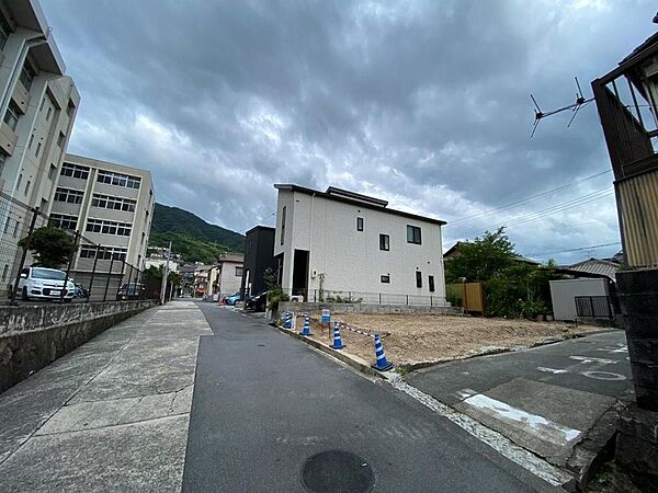北東側道路幅員　6.7ｍ