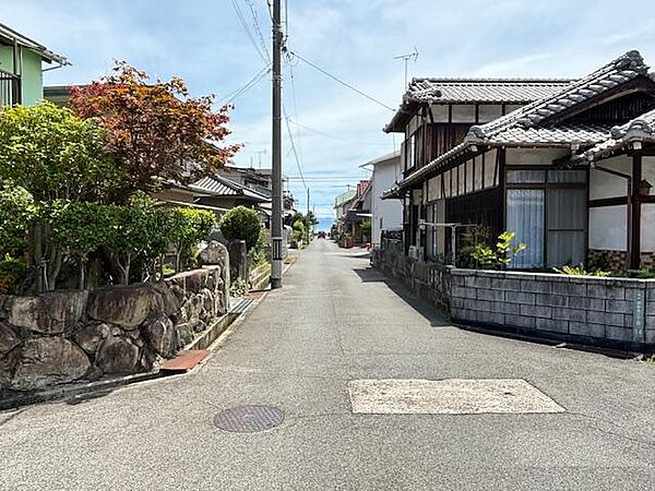 南側　前面道路