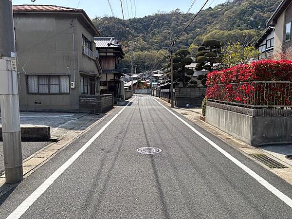 北側の前面道路