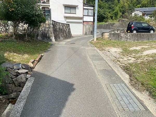 前面道路（西側）