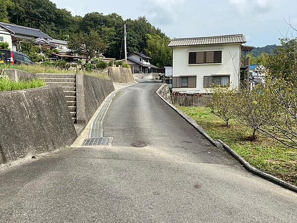 前面道路（東側）