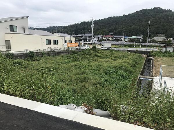 南側より