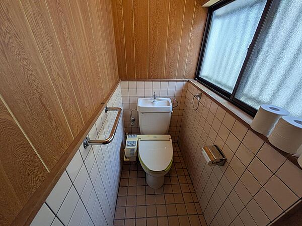 和式トイレと並んで2カ所あり