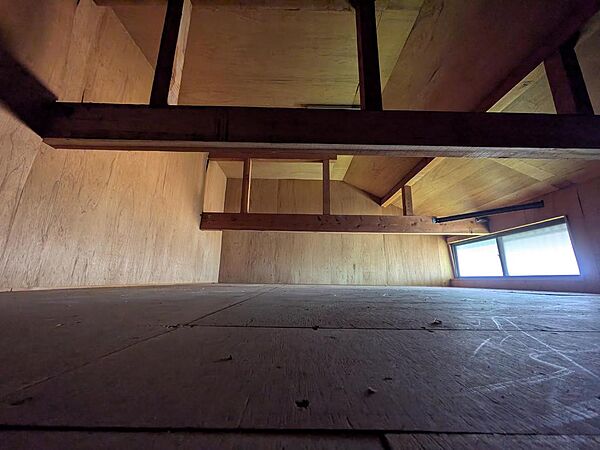 小屋裏収納