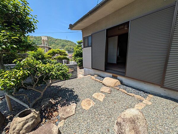 東側の庭園