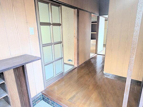 玄関も広くオシャレにリノベーションしたいですね