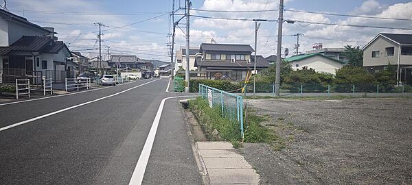 3375-1西側道路（南側より