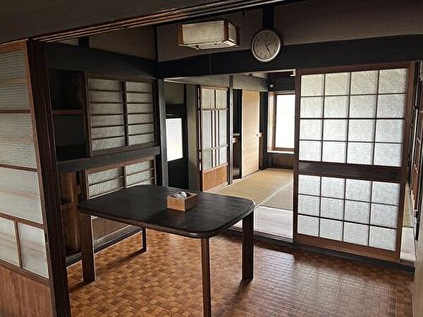 台所続きの旧和室3帖をダイニングに改装