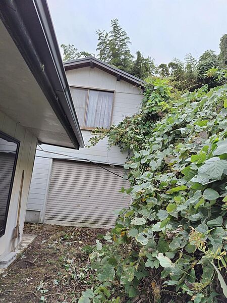 離れ　1階倉庫・2階居室