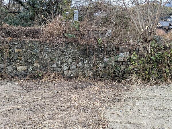 近隣に墓地あり