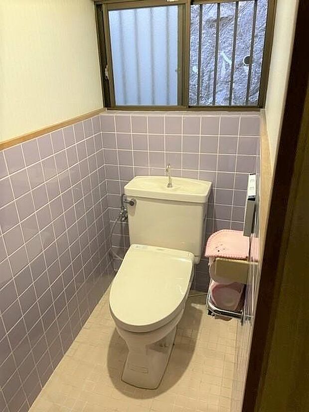 1階トイレです。2階もトイレあります！
