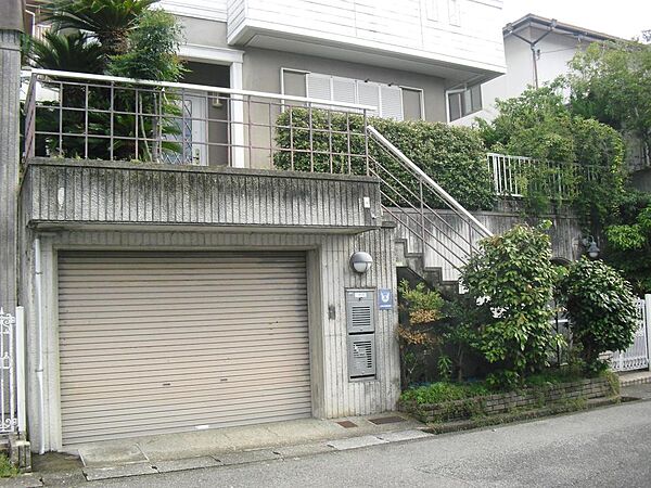 広々の堀込車庫