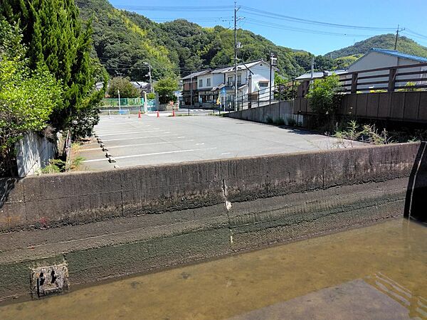 物件西側から撮影