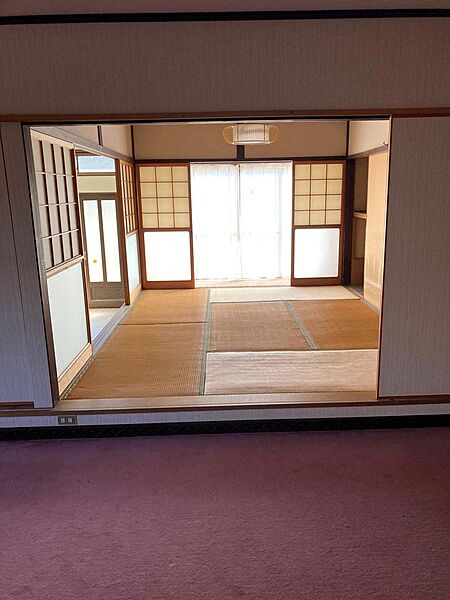 物件東側1階洋室と和室