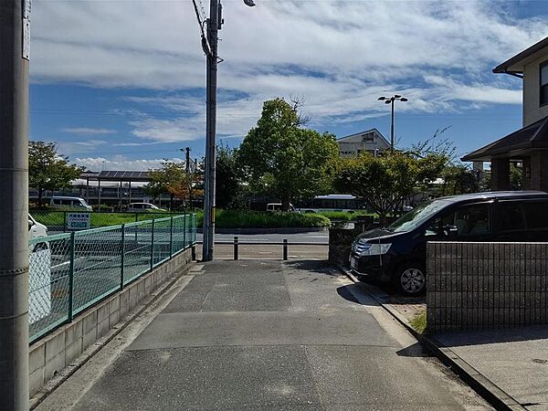 北側　前面道路　公道幅4ｍ