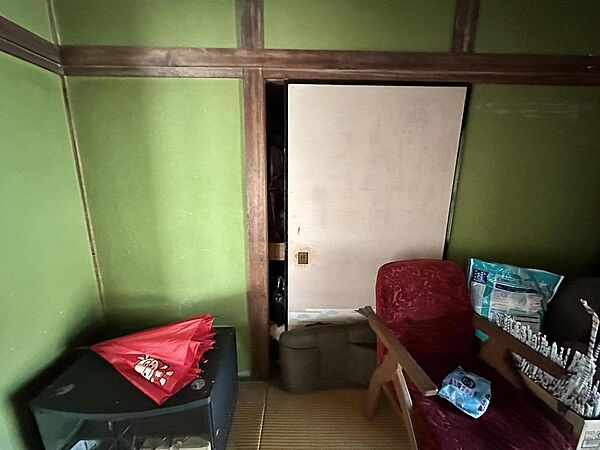 使わない部屋は季節物の家電や衣類などの収納スペースにも活用できますね。
