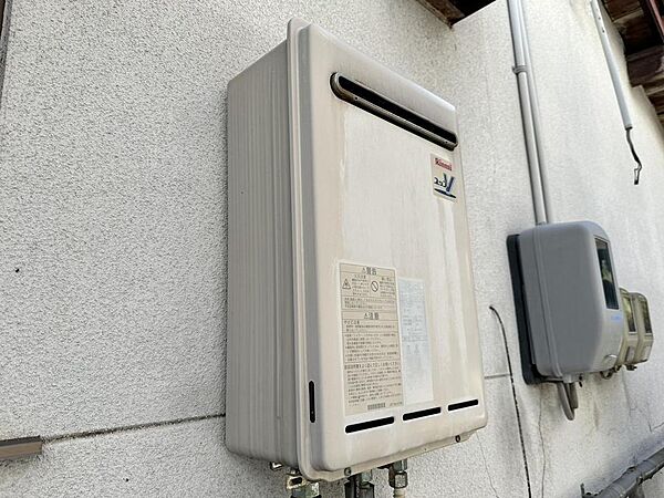 屋外の給湯設備です。