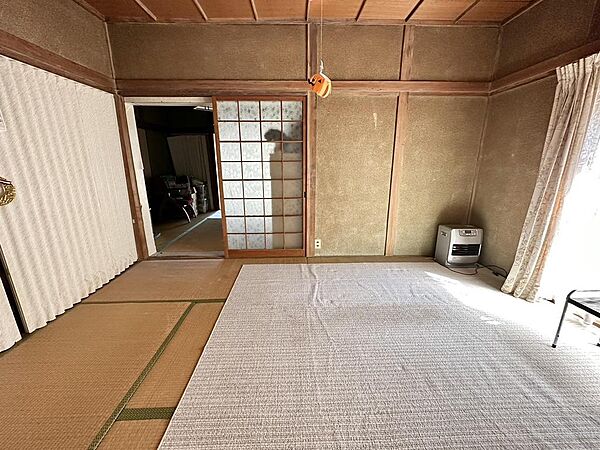 使わない部屋は季節物の家電や衣類などの収納スペースにも活用できますね。