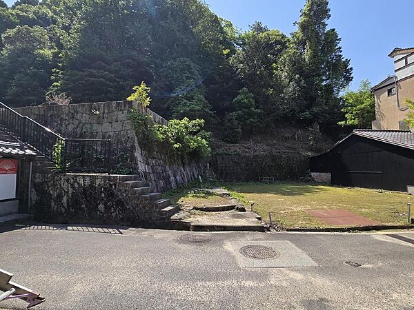 左：雛壇、右：平地