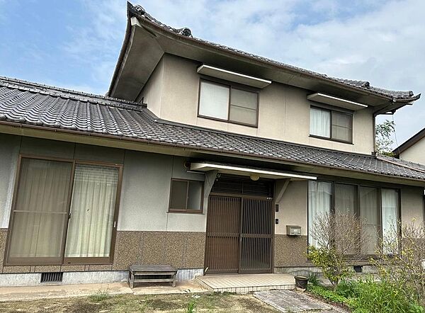 和風古民家です。縁側等ありスローライフには最適な家です。内見予約ください。