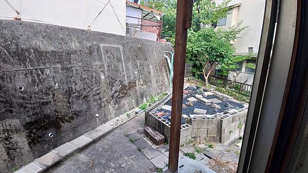 2階部DKから庭