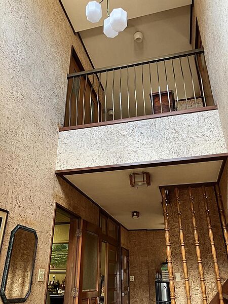2階建棟玄関吹抜