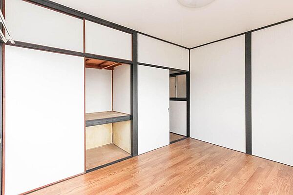 奥側の戸建　2階