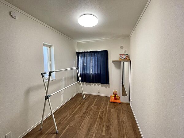 シンプルなデザインのお子様部屋です♪2部屋とも同サイズになっています♪