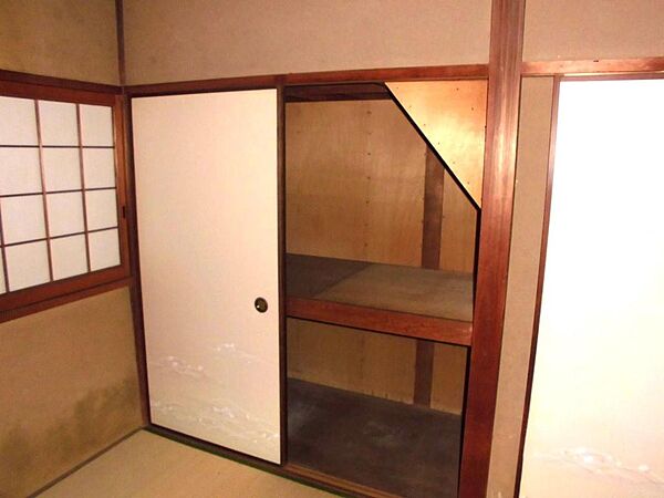 押入（脱衣場に変更をご提案）