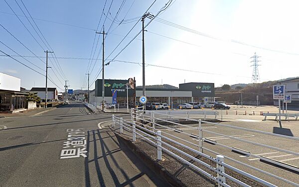 ハート坪生店まで徒歩約6分、平坦な道のりです