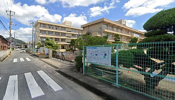 深津小学校