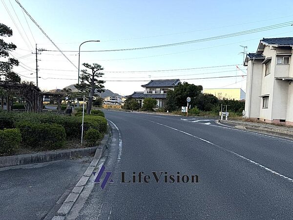 向島幹線道路からすぐです！