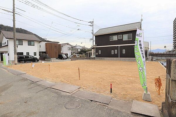 敷地面積263.86平米（79.82坪）？建築条件無し！お好みのハウスメーカーさんで建築可能です。
