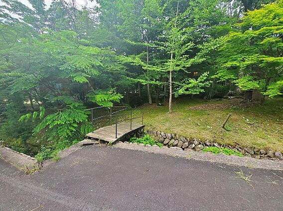建物入口です