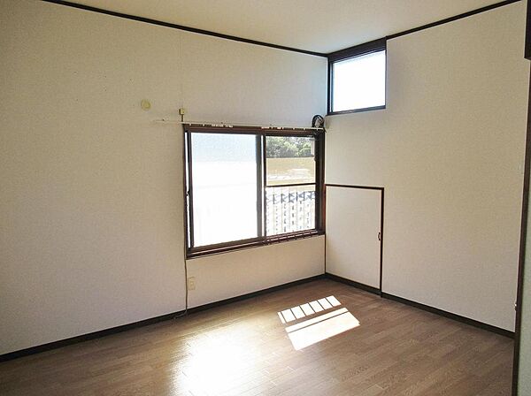 日当り良好な2階洋室7帖！