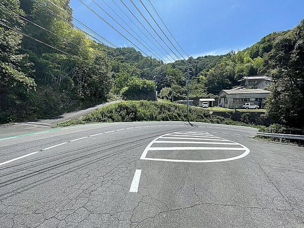 広く見通しの良い道路です。