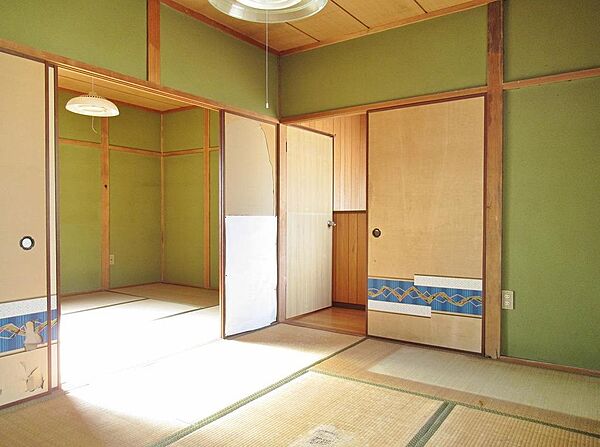 続き間の和室2部屋は襖を開ければ広く活用できます♪