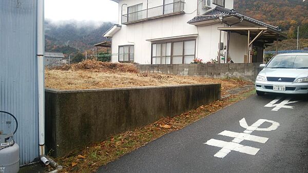 前面道路　幅員約2.5ｍ　車両進入可能です。