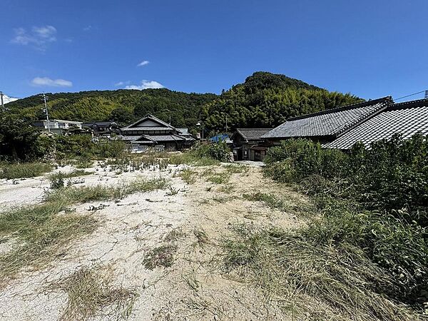 敷地面積1045.76平方メートル（316.34坪）