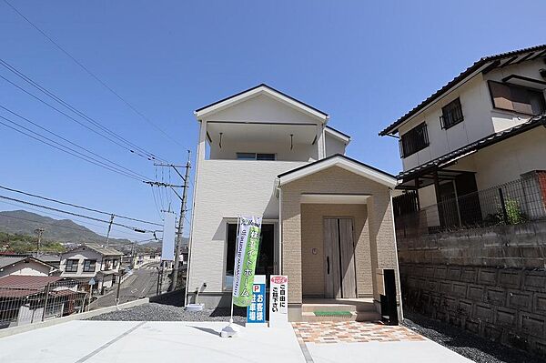 敷地面積91.06坪の広々とした敷地なのでお子様の遊ぶスペースにも活用可能です♪
