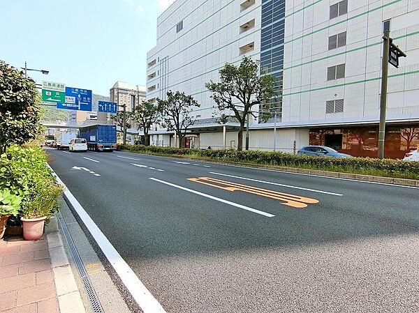 広く見通しの良い前面道路です！